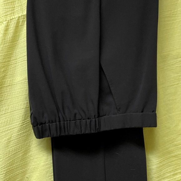 Assorted items. - Picture 3 of 10